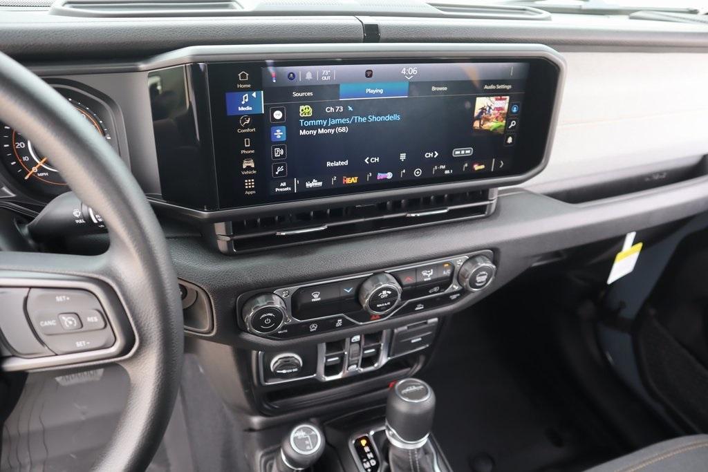 new 2025 Jeep Gladiator car, priced at $37,499
