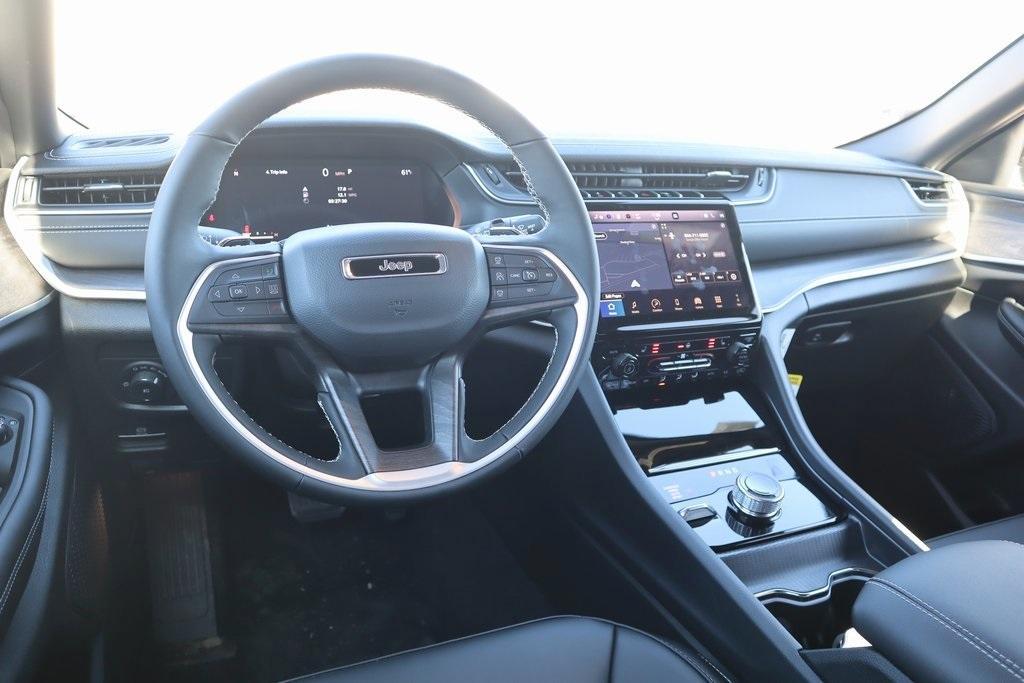 new 2025 Jeep Grand Cherokee car, priced at $37,118