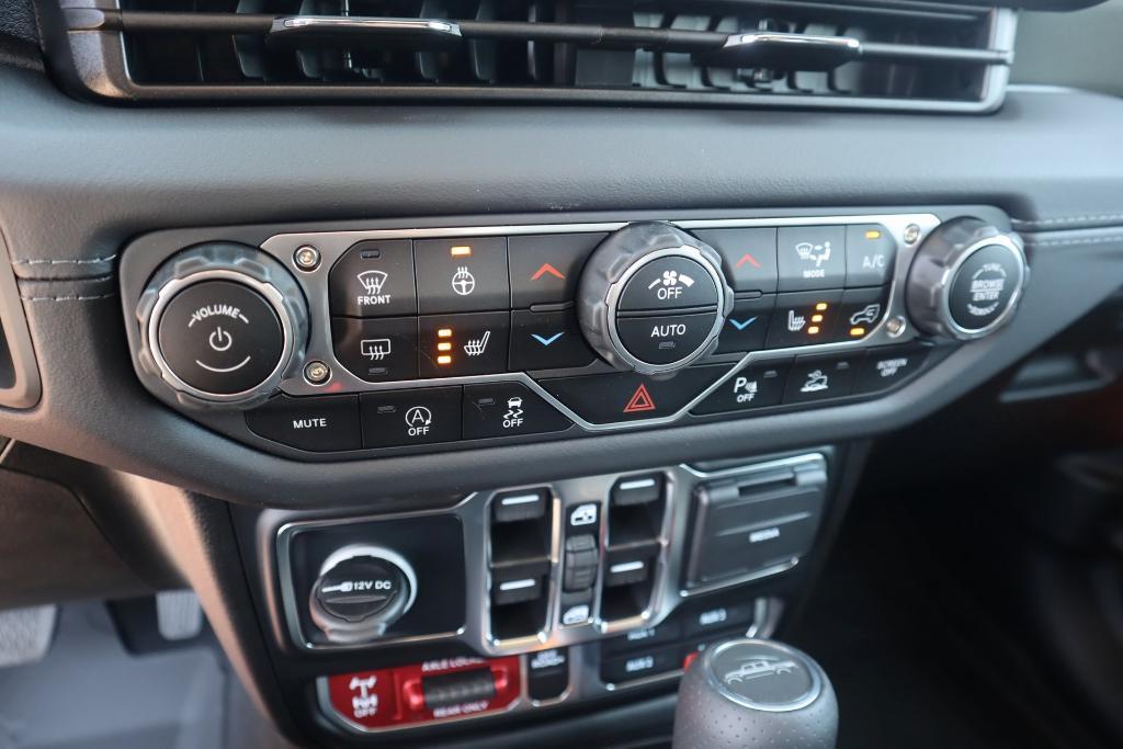 new 2025 Jeep Gladiator car, priced at $57,224