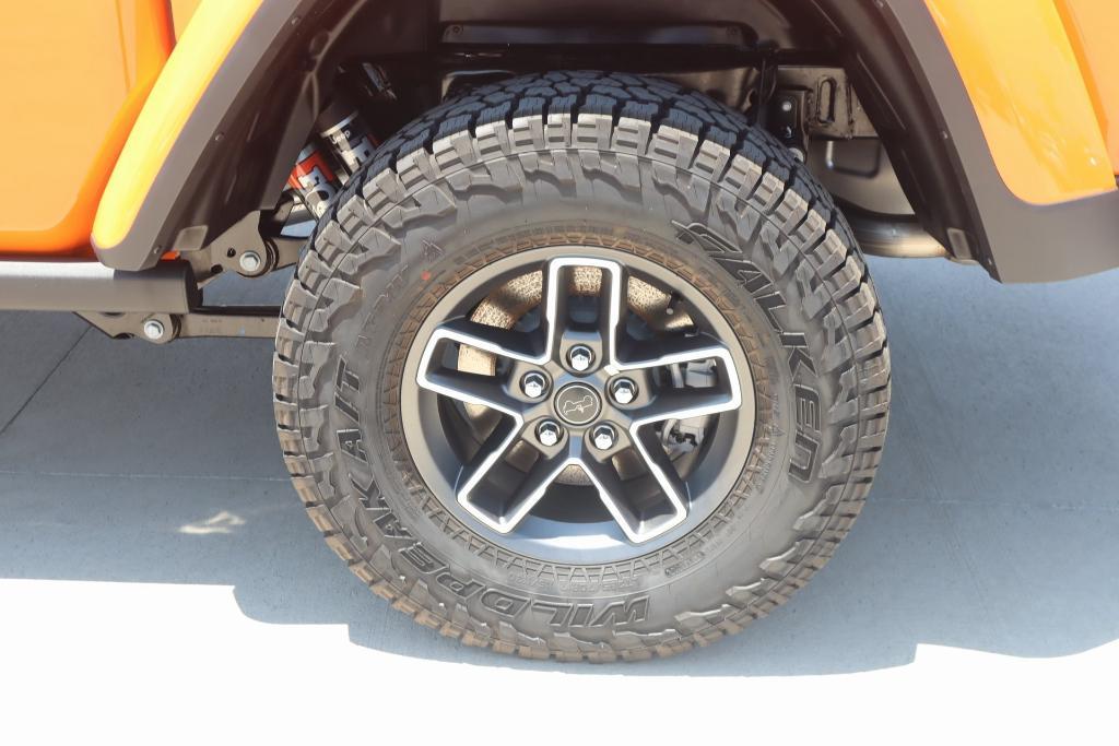 new 2025 Jeep Gladiator car, priced at $57,224