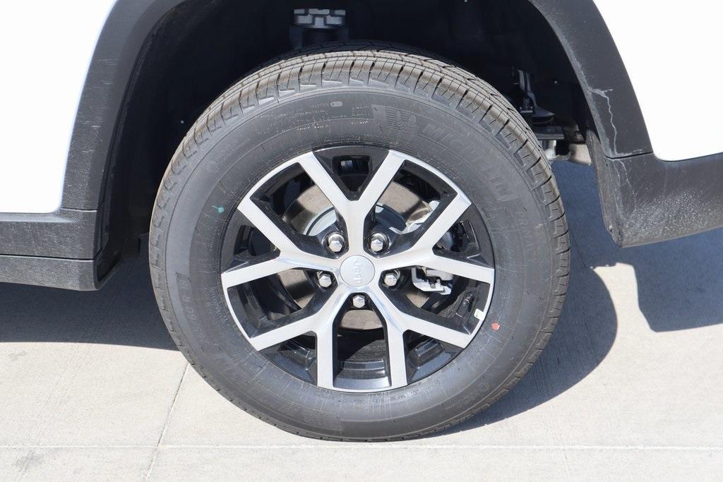 new 2025 Jeep Grand Cherokee car, priced at $39,663