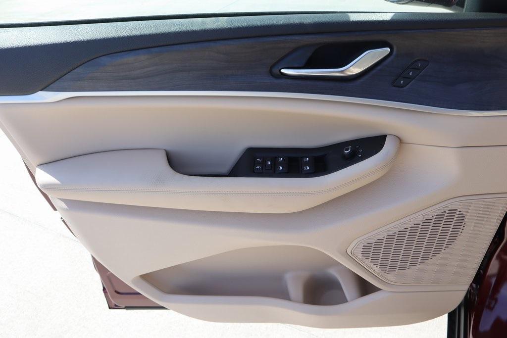 new 2025 Jeep Grand Cherokee car, priced at $48,251