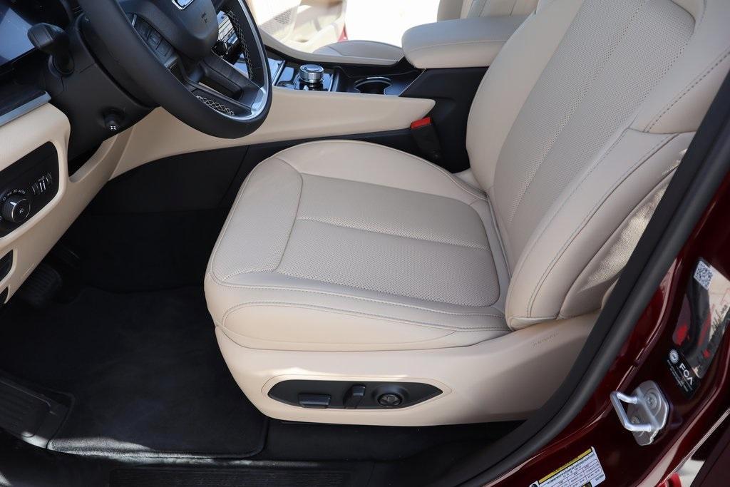 new 2025 Jeep Grand Cherokee car, priced at $48,251