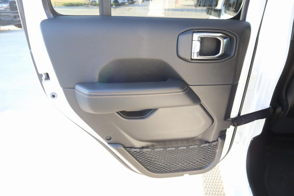 new 2025 Jeep Wrangler car, priced at $48,405