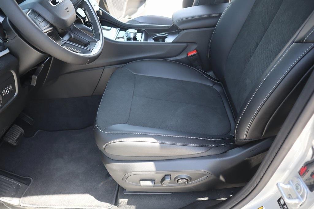 new 2025 Jeep Grand Cherokee L car, priced at $38,083