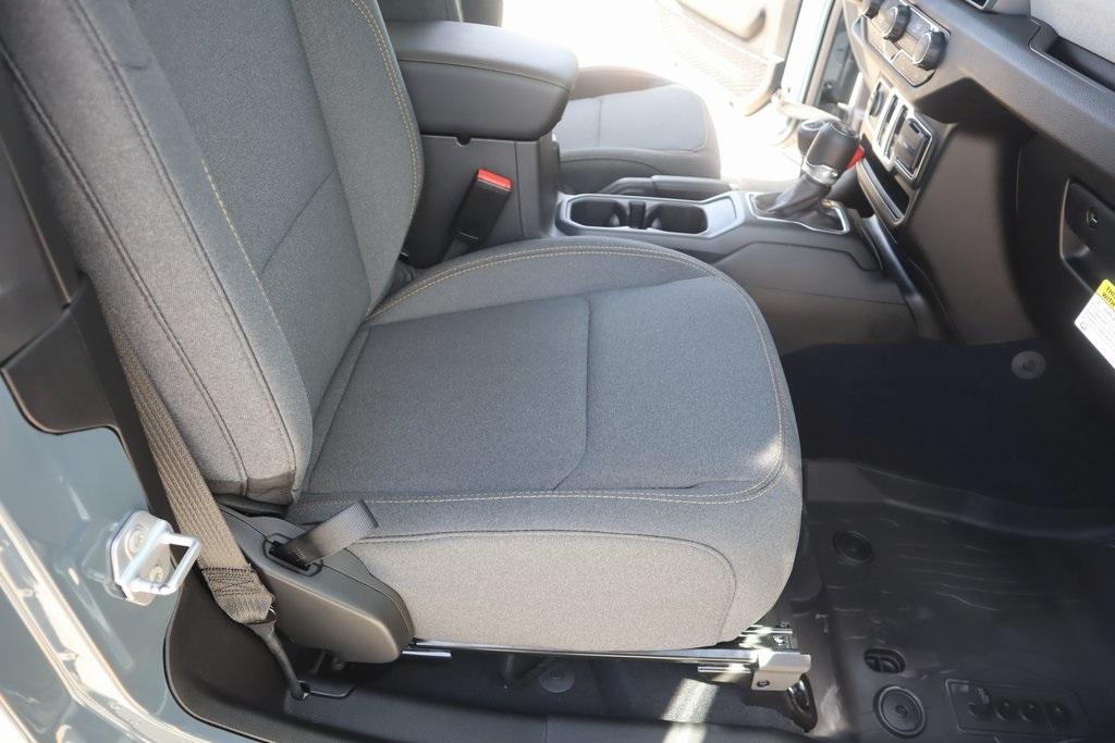 new 2025 Jeep Wrangler car, priced at $36,280