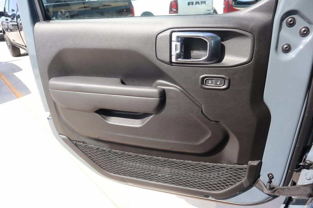 new 2025 Jeep Wrangler car, priced at $36,280