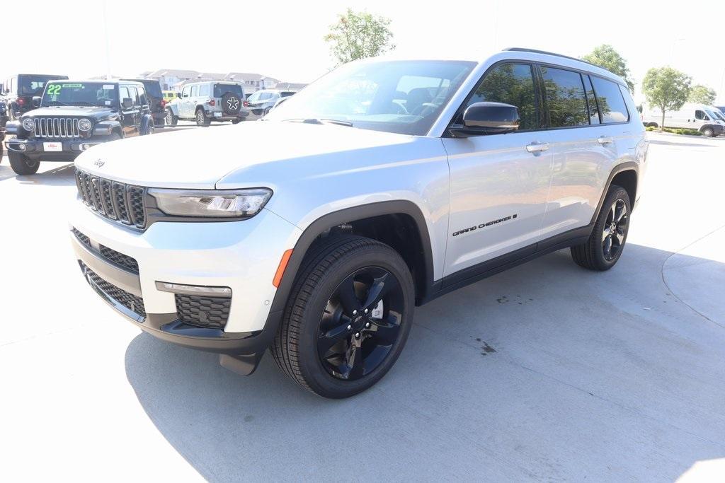 new 2025 Jeep Grand Cherokee L car, priced at $45,698