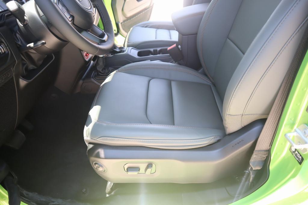 new 2025 Jeep Gladiator car, priced at $54,023