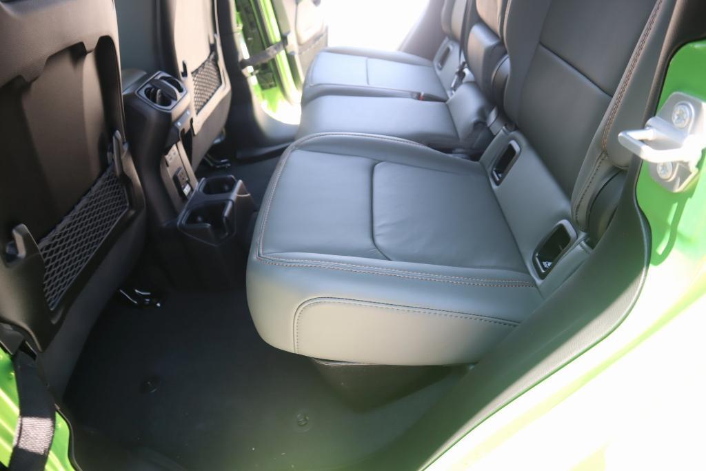 new 2025 Jeep Gladiator car, priced at $54,023