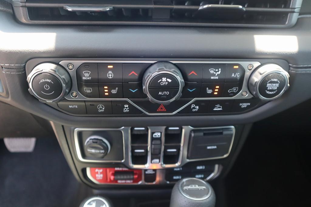 new 2025 Jeep Gladiator car, priced at $54,023