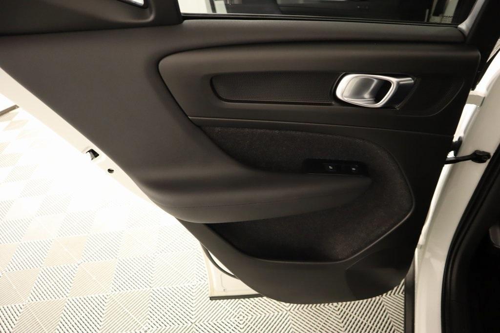 used 2022 Volvo XC40 car, priced at $20,870