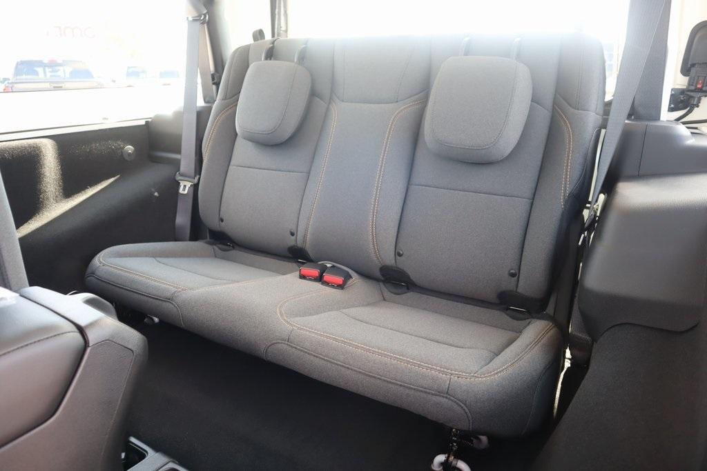 new 2025 Jeep Wrangler car, priced at $35,762