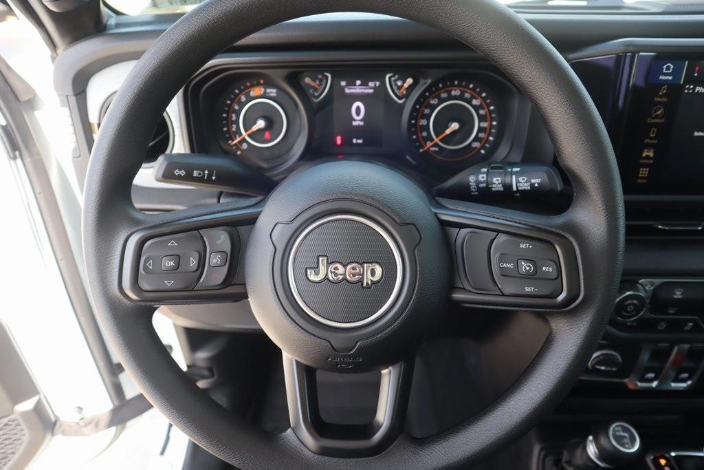new 2025 Jeep Wrangler car, priced at $35,762
