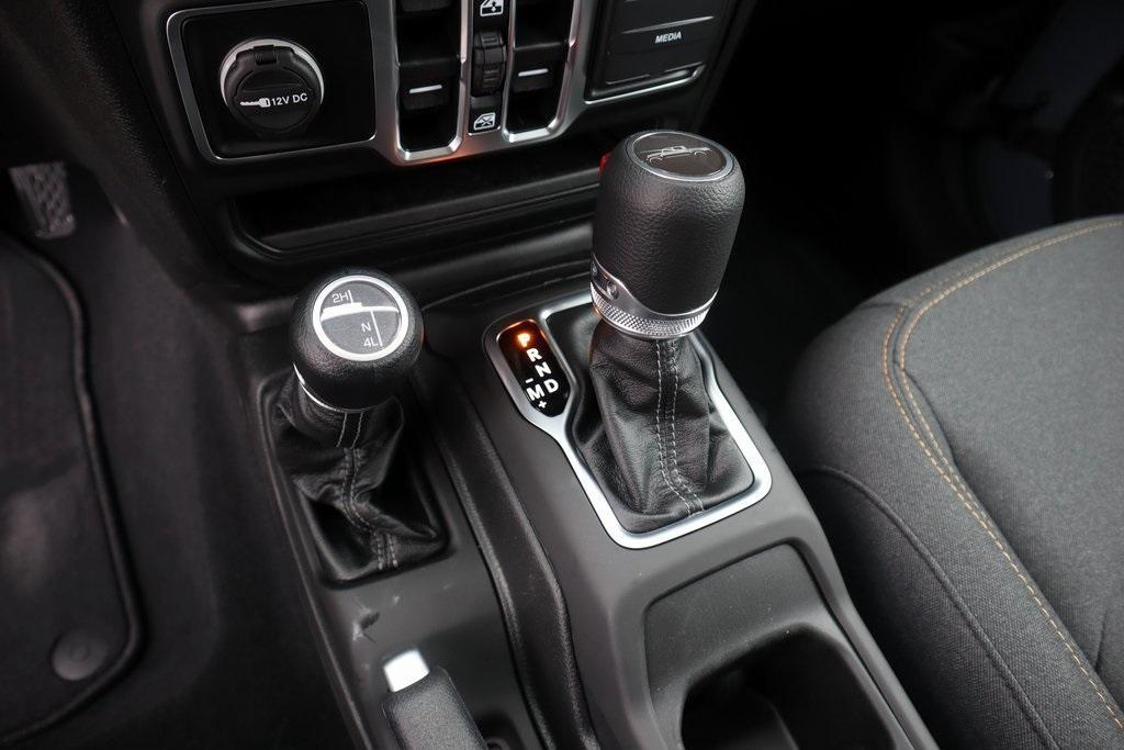 new 2025 Jeep Gladiator car, priced at $36,980