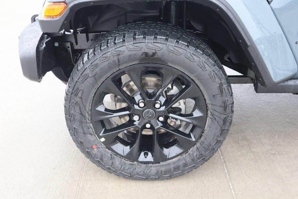 new 2025 Jeep Gladiator car, priced at $36,980