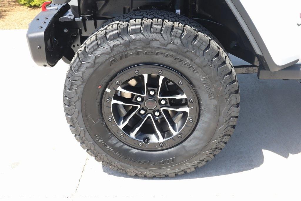 new 2025 Jeep Wrangler car, priced at $60,004