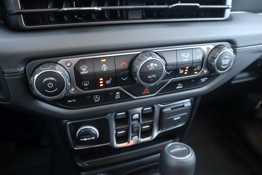 new 2025 Jeep Gladiator car, priced at $44,410