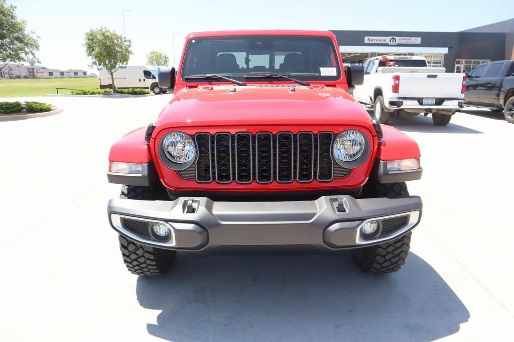 new 2025 Jeep Gladiator car, priced at $44,410