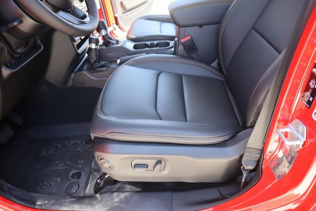new 2025 Jeep Gladiator car, priced at $44,410