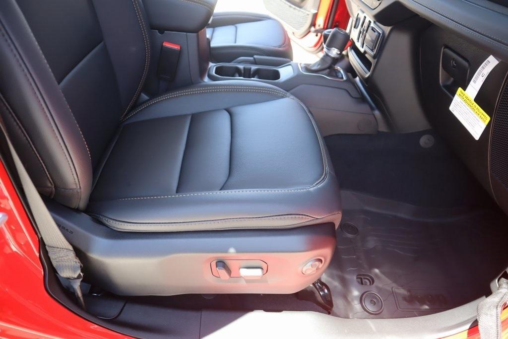 new 2025 Jeep Gladiator car, priced at $44,410