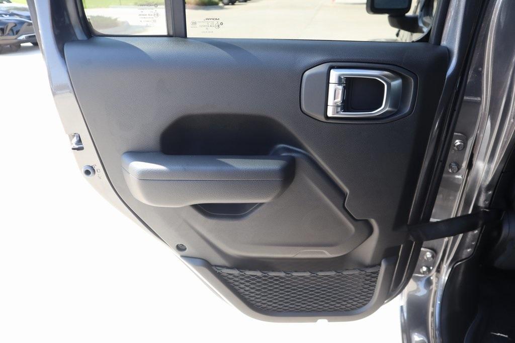 new 2025 Jeep Gladiator car, priced at $43,536