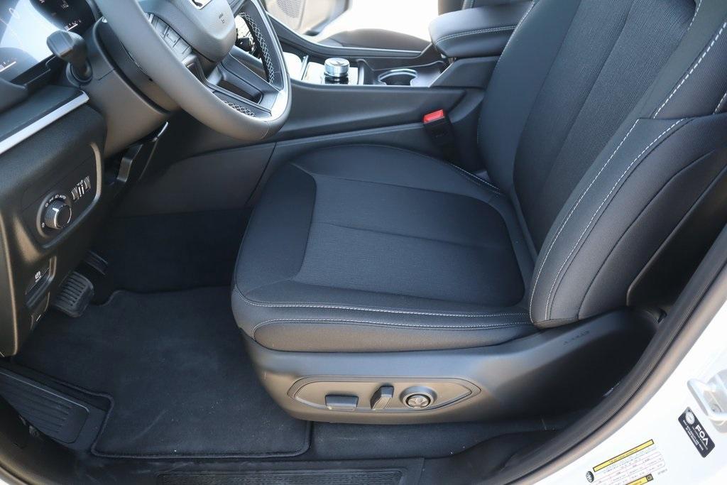 new 2025 Jeep Grand Cherokee L car, priced at $38,580