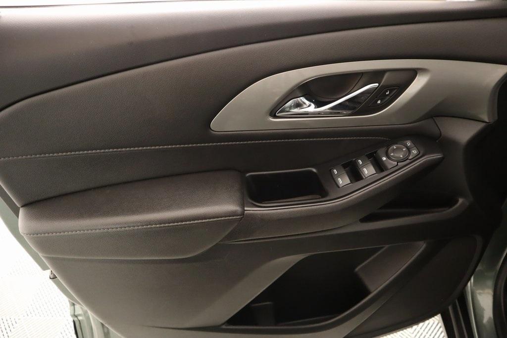 used 2023 Chevrolet Traverse car, priced at $28,553