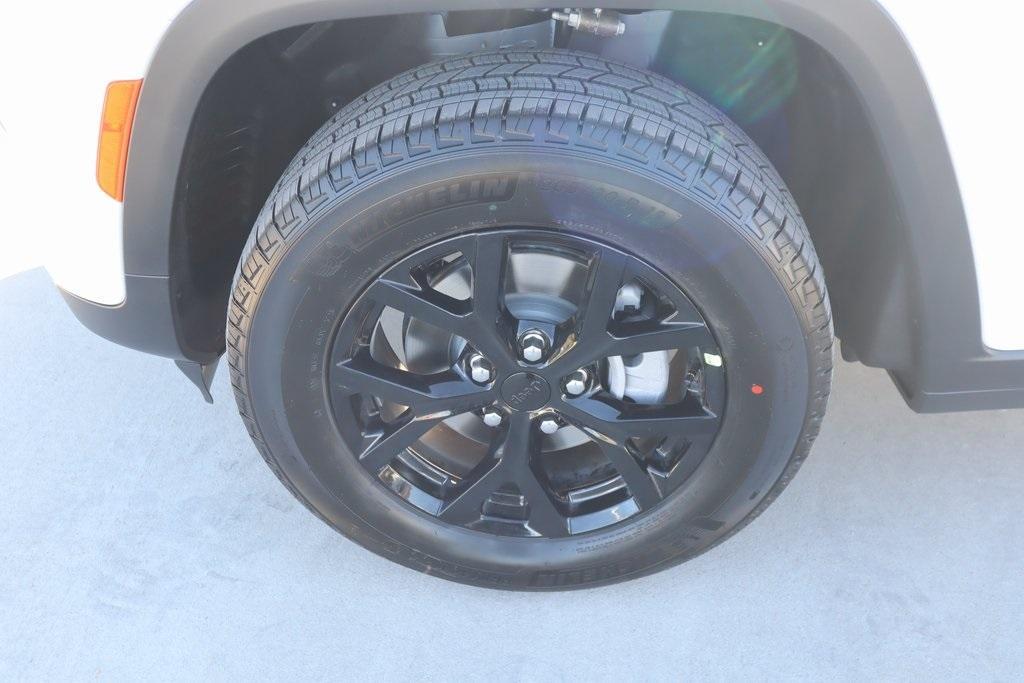 new 2025 Jeep Grand Cherokee car, priced at $42,533