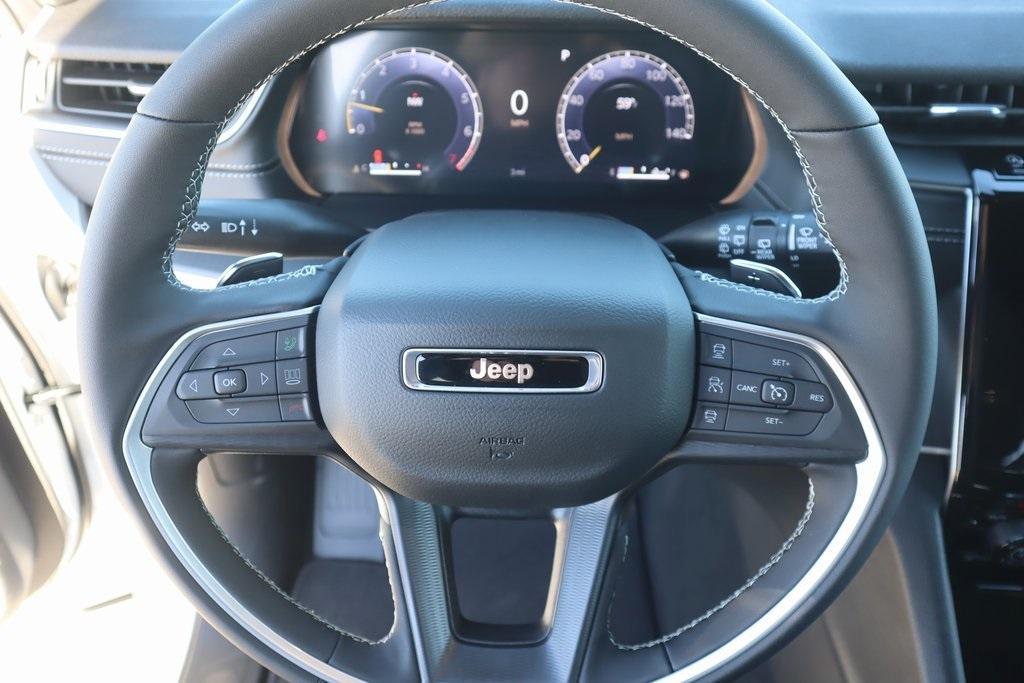 new 2025 Jeep Grand Cherokee car, priced at $42,533
