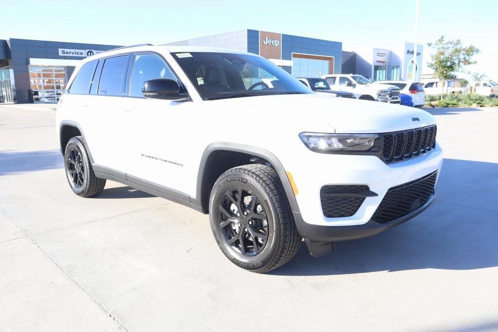 new 2025 Jeep Grand Cherokee car, priced at $42,533
