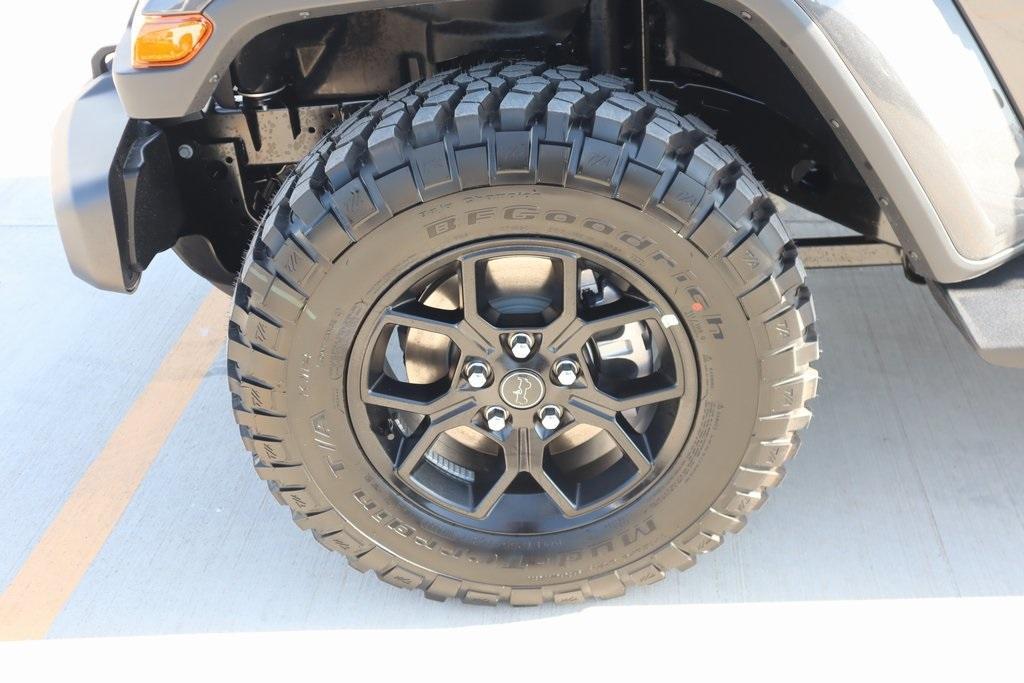 new 2025 Jeep Gladiator car, priced at $43,093