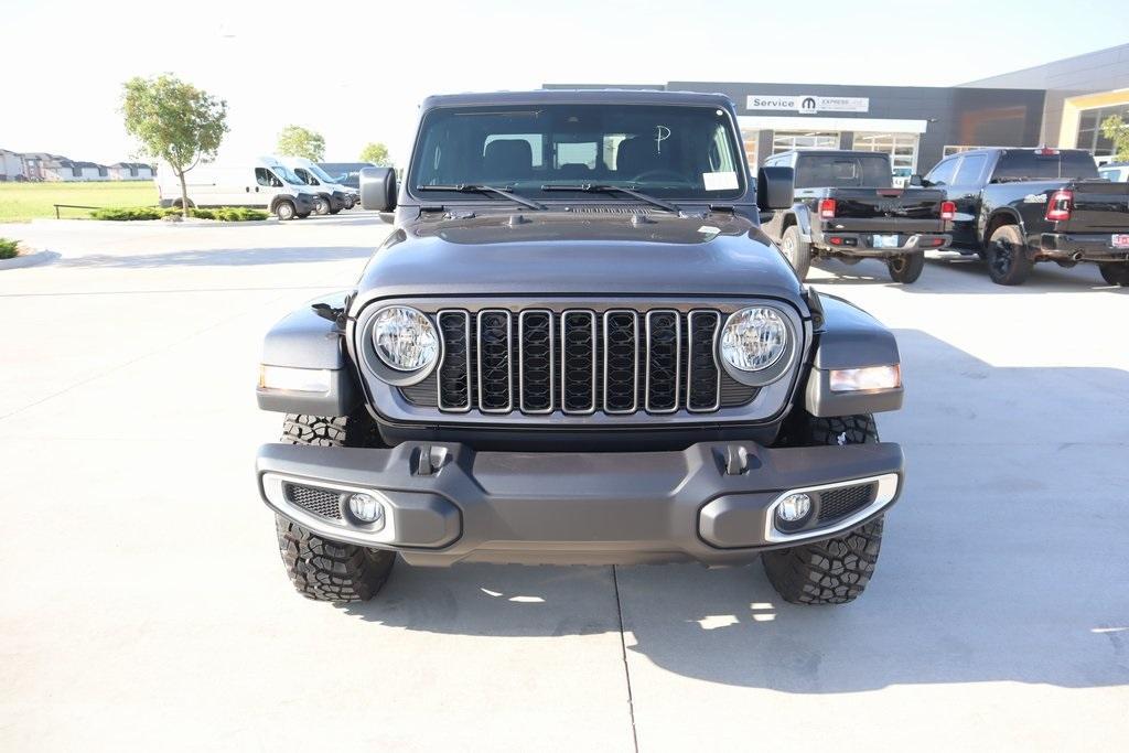 new 2025 Jeep Gladiator car, priced at $43,093