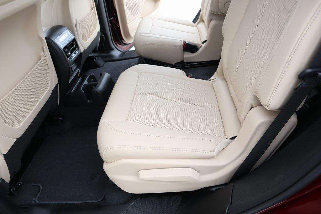 new 2025 Jeep Grand Cherokee L car, priced at $46,504