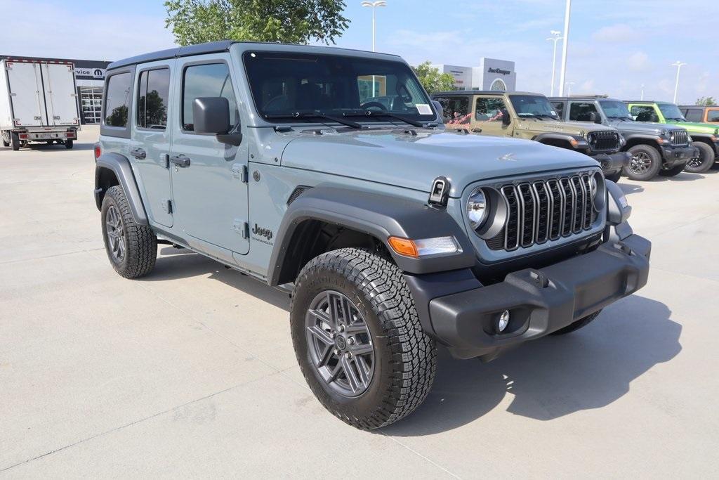 new 2025 Jeep Wrangler car, priced at $44,286