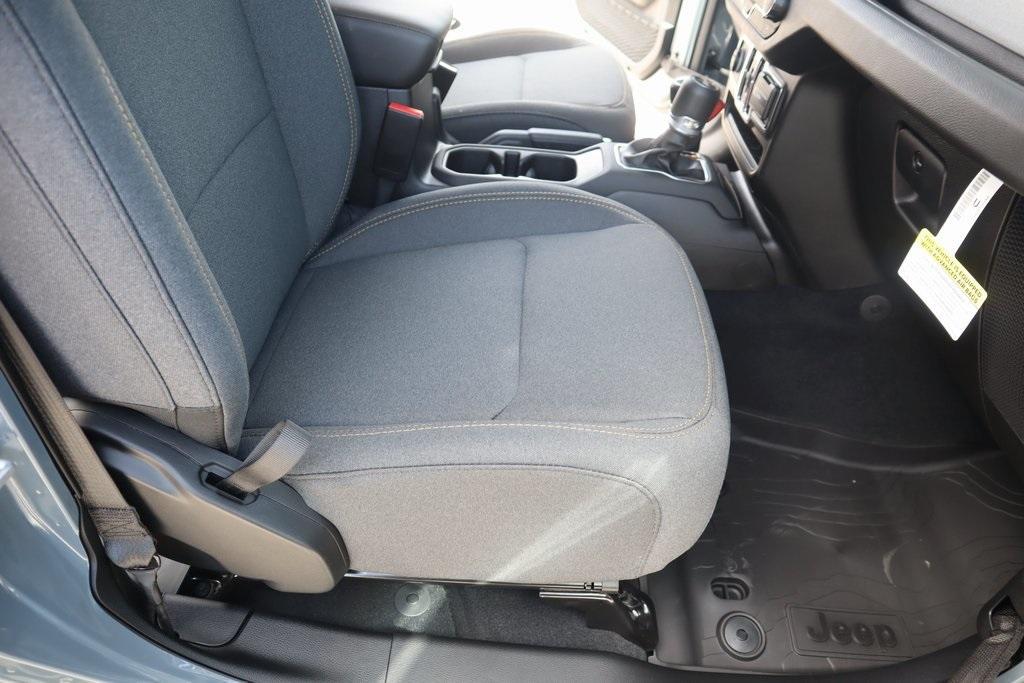 new 2025 Jeep Wrangler car, priced at $44,331