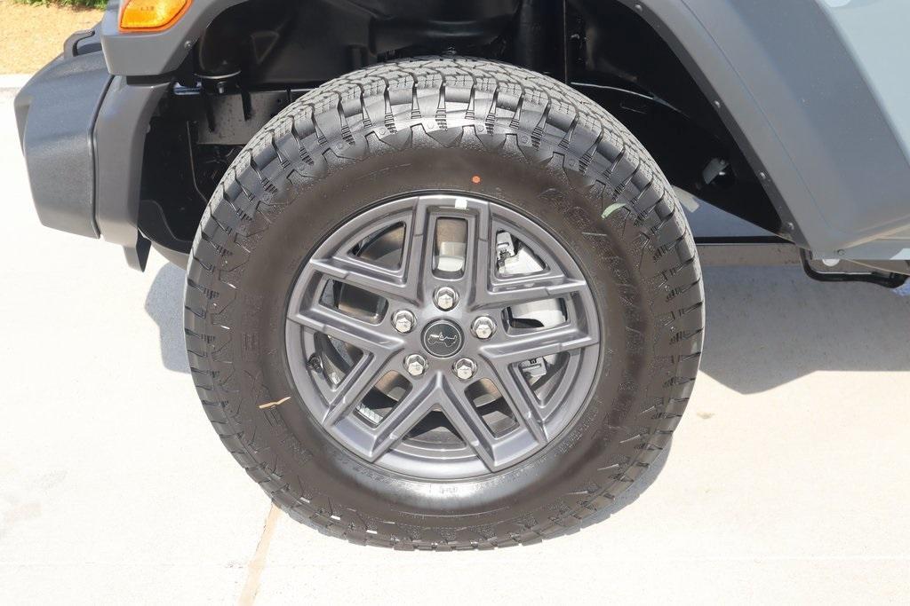 new 2025 Jeep Wrangler car, priced at $44,331