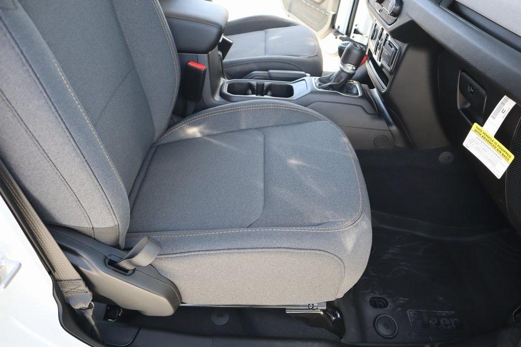 new 2025 Jeep Wrangler car, priced at $37,279