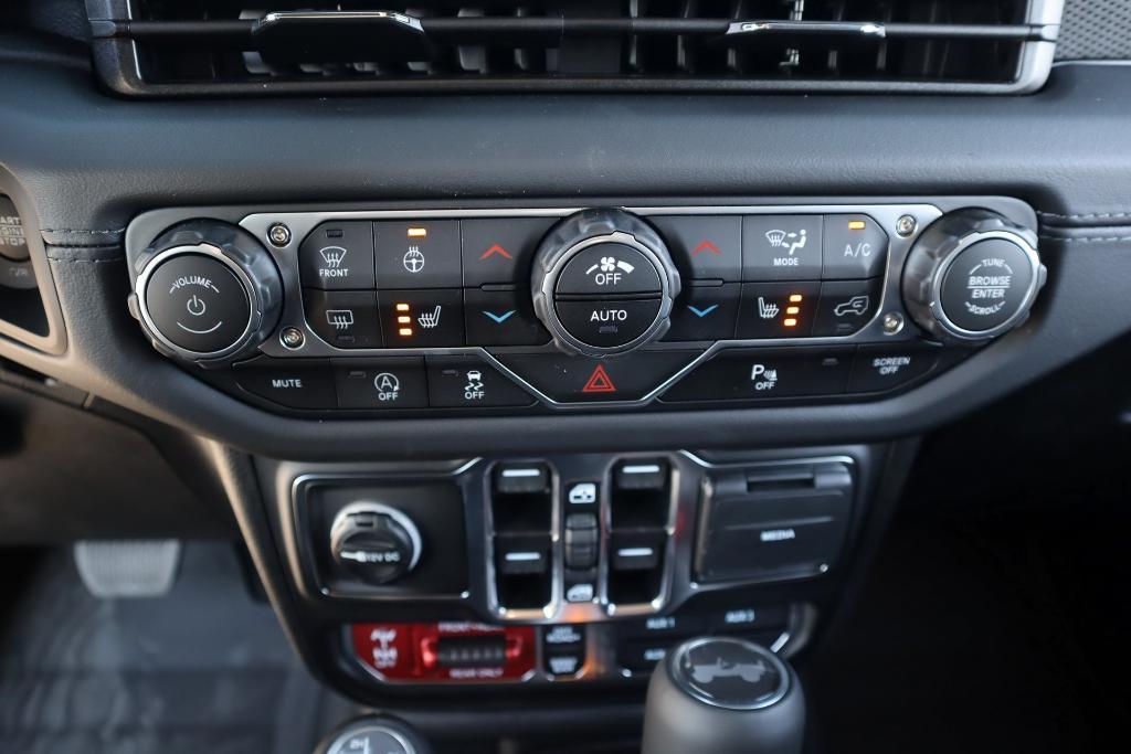 new 2025 Jeep Wrangler car, priced at $60,454