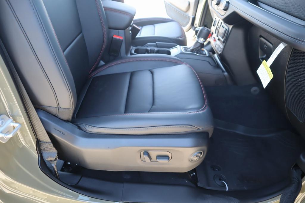 new 2025 Jeep Wrangler car, priced at $60,454