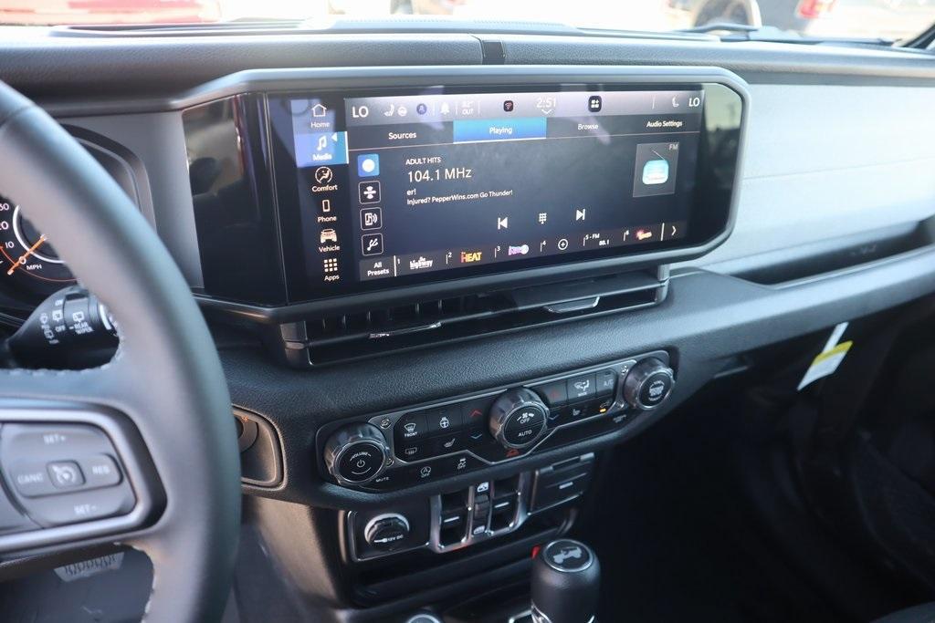 new 2025 Jeep Wrangler car, priced at $45,423