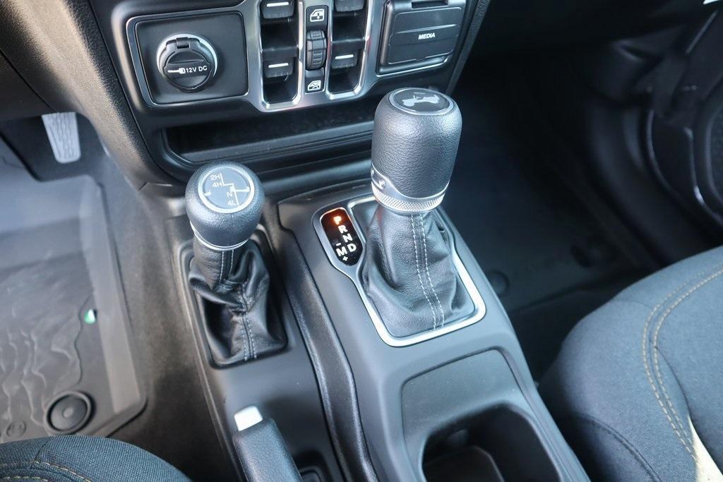 new 2025 Jeep Wrangler car, priced at $45,423