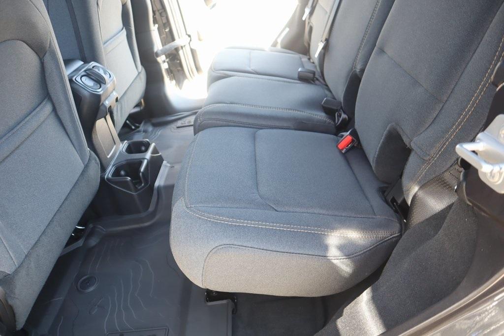 new 2025 Jeep Wrangler car, priced at $45,423
