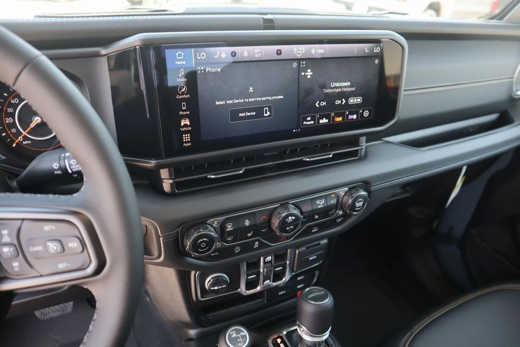 new 2025 Jeep Gladiator car, priced at $45,582