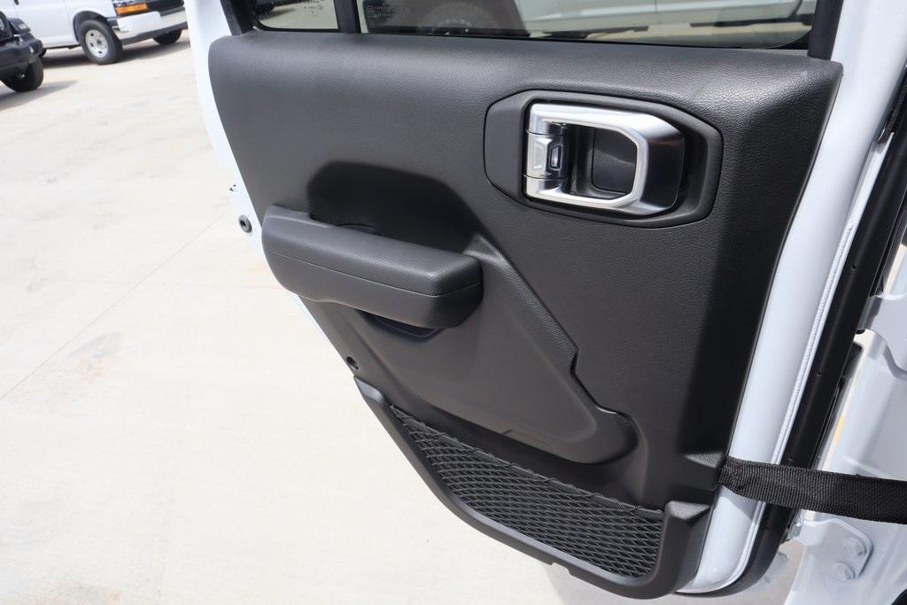 new 2025 Jeep Wrangler car, priced at $49,321