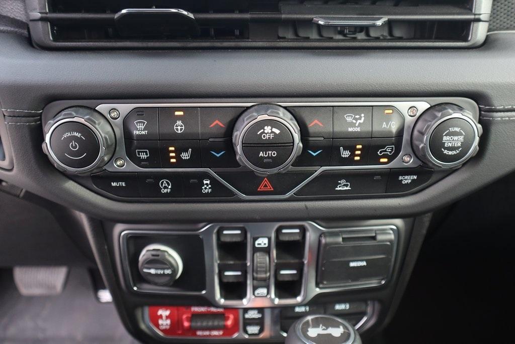new 2025 Jeep Wrangler car, priced at $59,339