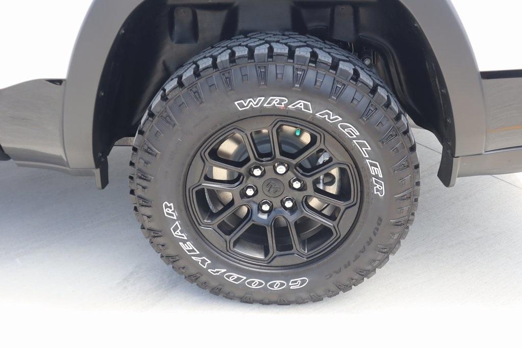 new 2025 Ram 1500 car, priced at $64,627