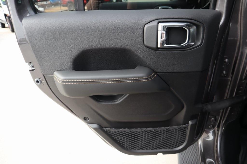 new 2025 Jeep Wrangler car, priced at $48,775