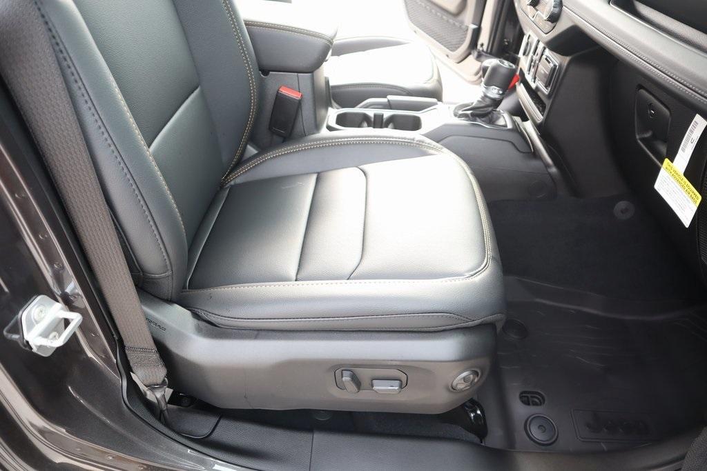 new 2025 Jeep Wrangler car, priced at $48,775