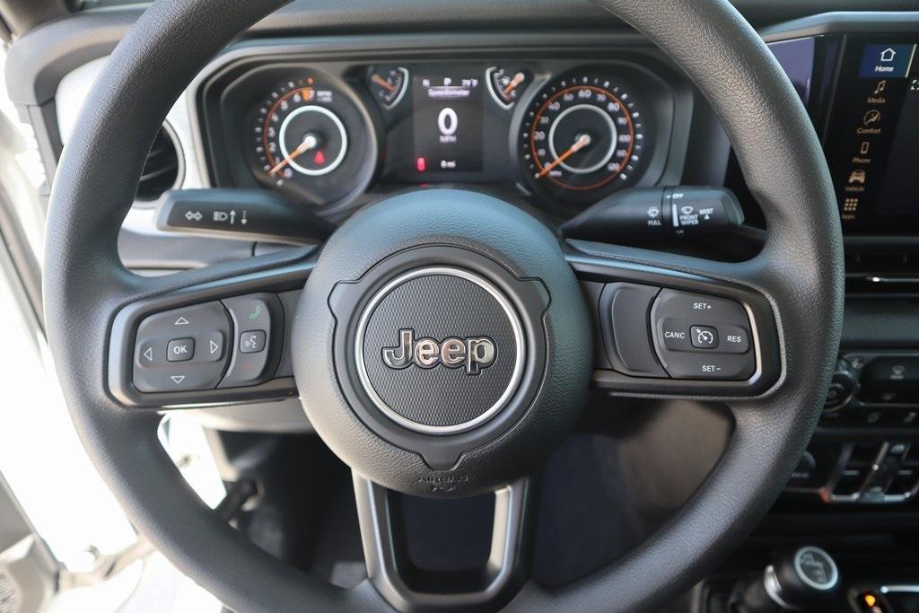 new 2025 Jeep Gladiator car, priced at $41,251